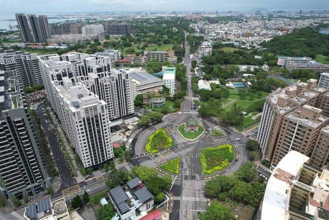 配合新台17線　高雄左營南門圓環改正交路口 | 華視新聞