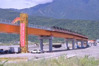 花蓮高寮大橋重建進度超前　預計115年4月完工