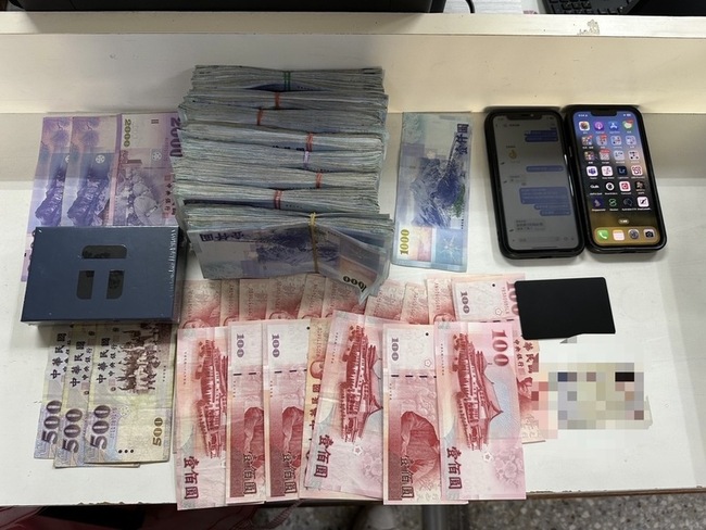 南警破假投資虛幣詐團查扣逾千萬元  逮16人送辦 | 華視新聞