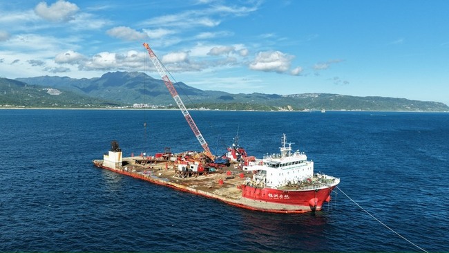 中國籍貨輪拖離野柳前往韓國  航港局要求監測水質 | 華視新聞