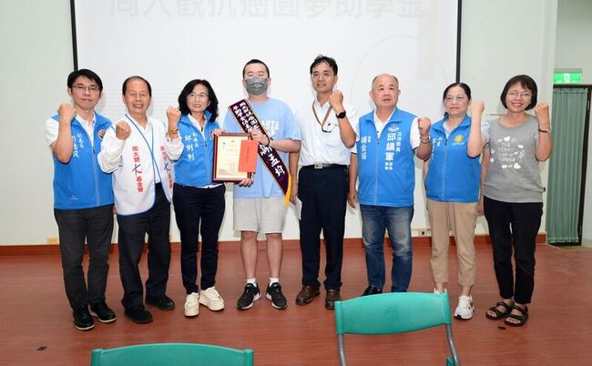 獲抗癌圓夢助學金　謝孟均：痛苦也要懷抱希望 | 華視新聞