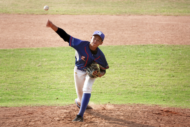 桃園盃曾祈嘉完封率三民搶勝　教頭：如國中時林智勝 | 華視新聞