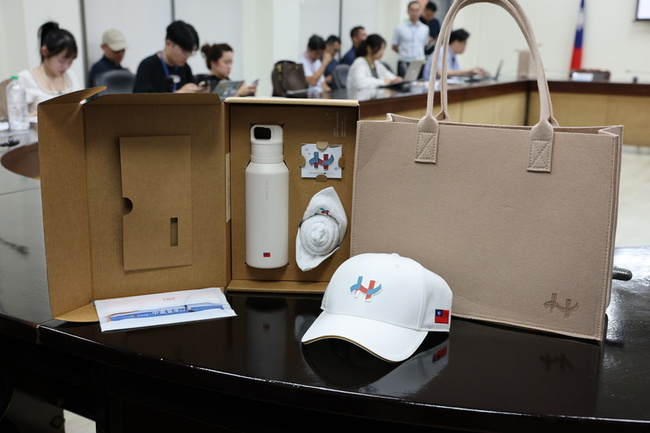 國慶慶籌會公布國慶紀念品  融入國慶主視覺 | 華視新聞