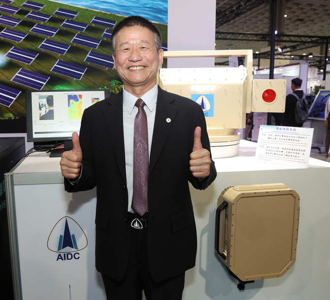 搶無人機500億標案　漢翔、雷虎與亞航各自組隊爭取 | 華視新聞