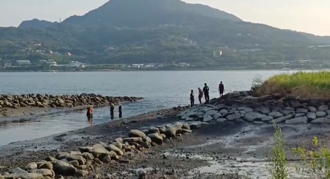 93歲婦失蹤、遺骨現淡水河畔　媳婦涉棄屍遭逮 | 華視新聞