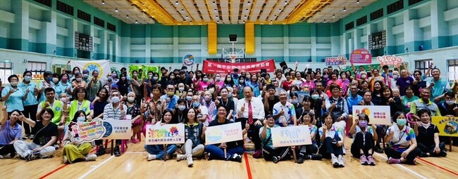 澎湖日照長者樂活運動會  熱鬧展活力 | 華視新聞