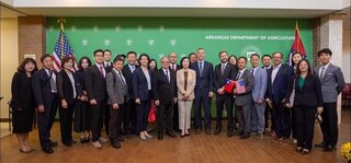 深化台美經貿關係　農訪團與阿肯色州簽採購意向書