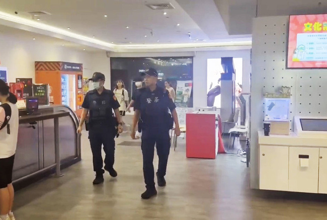 高雄男因擋視線起口角 恐嚇影城將有「鮮血場」被逮 | 華視新聞