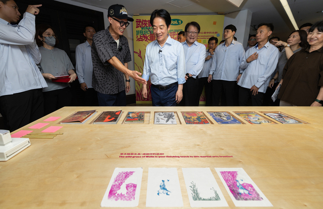 首檔漫畫特展開幕　總統：金庸小說很棒最愛笑傲江湖 | 華視新聞