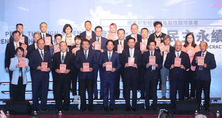 吳釗燮：集體努力實現韌性　安全仰賴自我防衛決心