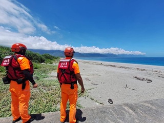 海巡署提醒颱風期間勿前往觀浪  違者最高罰25萬元