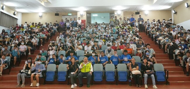 澎湖環境知識競賽　陳光復勉勵為守護地球盡心力 | 華視新聞