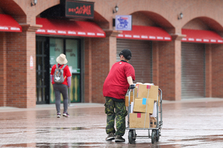 主計總處示警關稅衝擊發酵　工時不足就業者破12萬人