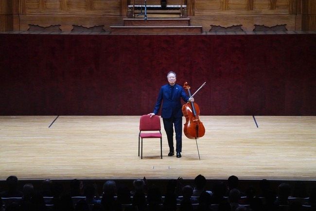 與巴赫同行　大提琴家馬友友獨奏會落幕 | 華視新聞