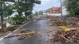 樺加沙掃過小琉球堆漂流木　屏東逾2千戶仍停電