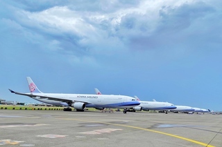 颱風樺加沙影響　桃機籲旅客注意香港機場航班