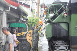 樺加沙重創花蓮　448名國軍官兵挺進優先搶通道路