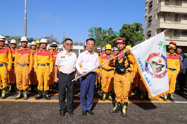 嘉雲兩縣支援花蓮救災  出動特搜隊捐2萬瓶消毒水 | 華視新聞