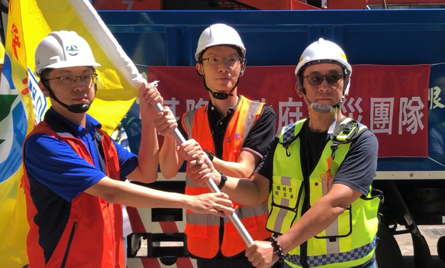 基市府出動13車輛與機具25人 馳援花蓮救災 | 華視新聞