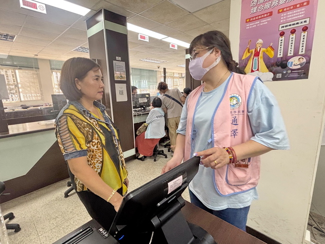 移民署新住民通譯黃日麗  投身兩國教育當志業 | 華視新聞