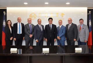 會晤加拿大訪團　邱垂正：感謝支持台海和平穩定