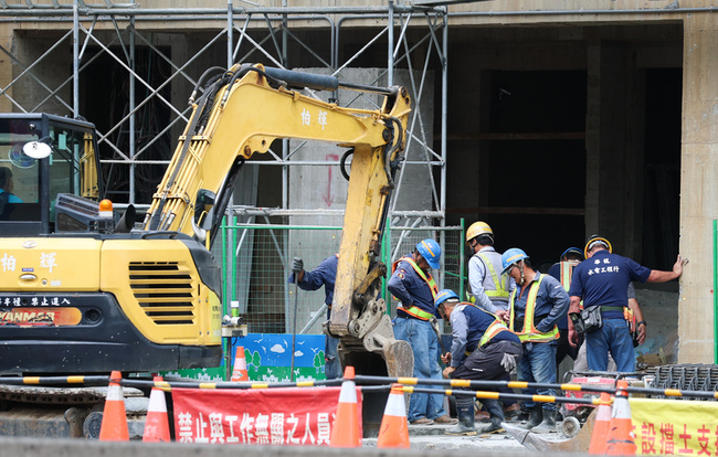 最低工資調漲近247萬勞工受惠　關稅衝擊產業擬配套 | 華視新聞