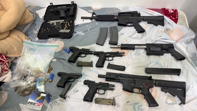 工程行暗藏兵工廠　新竹市警查獲多把改造槍械 | 華視新聞