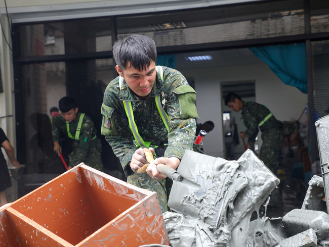 國軍3、4、5作戰區跨區增援　助力花蓮光復災後復原 | 華視新聞