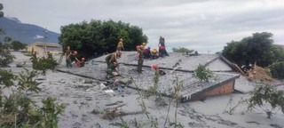 花蓮光復鄉佛祖街持續湧泥水　搜救進度受阻