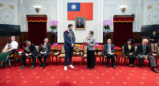 副總統肯定熱愛生命獎得主　用生命傳遞勇氣與希望