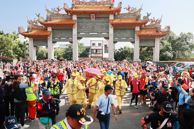 南投市展開2天三神贊境　信眾簇擁熱情跟隨 | 華視新聞