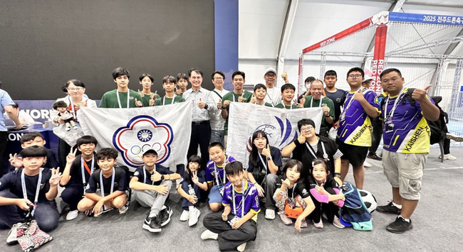 FIDA無人機足球世界盃　台北隊障礙繞圈賽奪冠 | 華視新聞