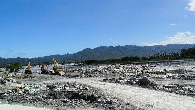 光復鄉傳潰堤引恐慌　水利署：河道引流暫無危險 | 華視新聞