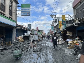 「鏟子超人」湧入光復鄉  卓揆感謝並要求做好照顧