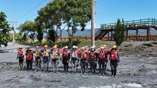 花蓮堰塞湖洪災　新北消防結束7天救援任務列隊敬禮