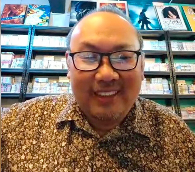 致敬「雨鞋超人」救災志工  大馬作詞人：感動世界 | 華視新聞