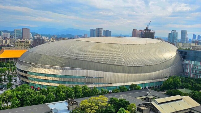 GD權志龍眾韓星台北開唱　大巨蛋好宿搶人潮 | 華視新聞