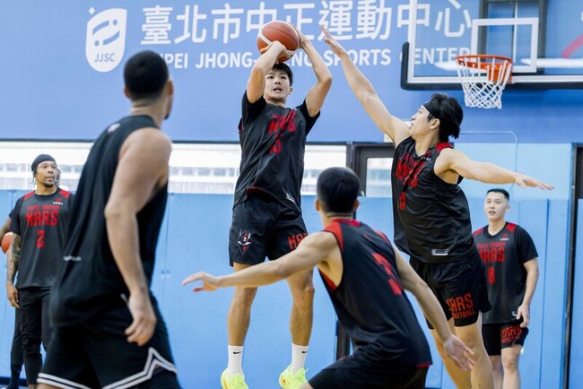 TPBL謝銘駿體驗職籃強度　改打1號位仍有旅外夢 | 華視新聞
