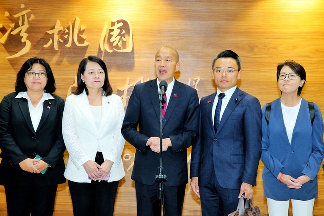 結束訪日行程返台　韓國瑜盼花蓮鄉親重新站起 | 華視新聞