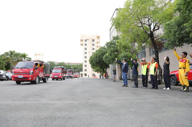 高市特搜馳援花蓮返回　陳其邁宣布公假補休2天 | 華視新聞