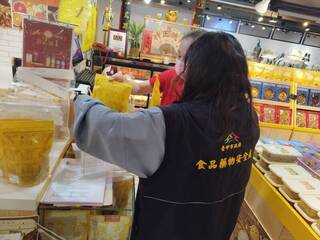 台中中秋食安稽查  2伴手禮業者標示不實各罰3萬元
