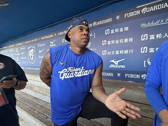 悍將龍隊清空板凳衝突　力亞士：觸身球是比賽一部分 | 華視新聞