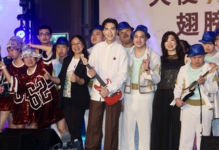 蕭敬騰全包員工赴花蓮救災費用　不願公益成為競賽