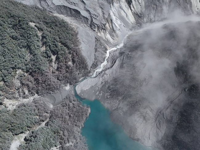 林保署派員抵馬太鞍堰塞湖區  壩體穩定度仍不足 | 華視新聞