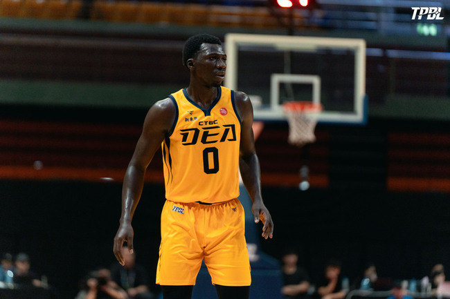 TPBL熱身賽阿巴西飆30分　特攻轟破百分打出氣勢 | 華視新聞