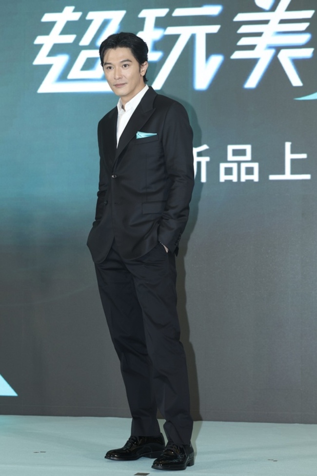 邱澤見兒出生秒落淚滿口育兒經　娃娃音對寶寶講話 | 華視新聞