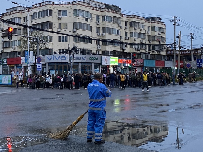 中秋不回家的人  北京馬駒橋日薪工人為生計奔波 | 華視新聞