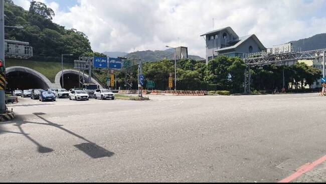 蘇花路廊上午順暢　估下午3時至5時北返車流達高峰 | 華視新聞