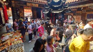 百年中秋傳統  嘉義新港奉天宮契子女團圓祈福