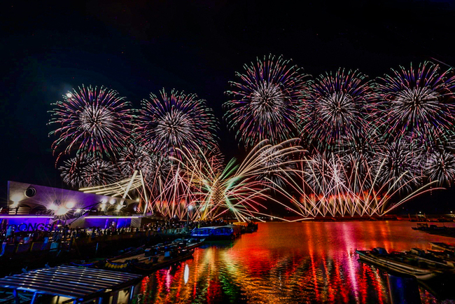 嘉義東石海之夏煙火秀　1.8萬發點亮中秋夜空 | 華視新聞